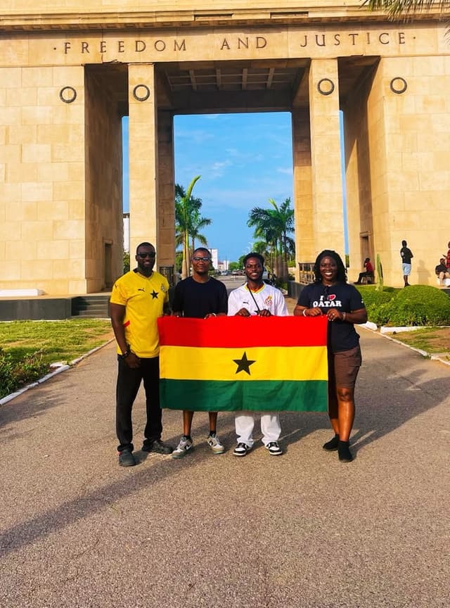 Accra in 4 Hours: City Highlights Tour + Lunch